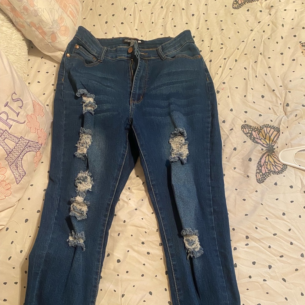 Size 11/12 Fashion Nova jeans for sale. Worn once.